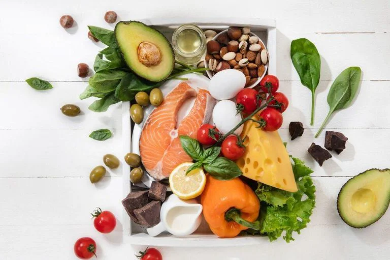 Dieta Keto: O Abordare Nutrițională Eficientă pentru Pierderea în Greutate